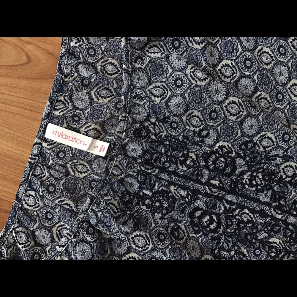 Open-Shoulder Top - Picture 3 of 3